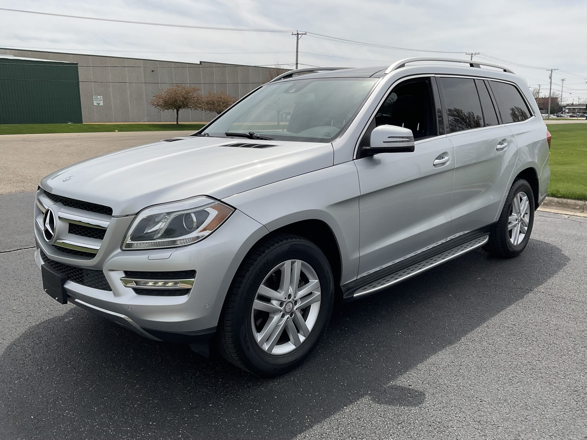 2015 MercedesBenz GL450 at Indy 2023 as K252.1 Mecum Auctions
