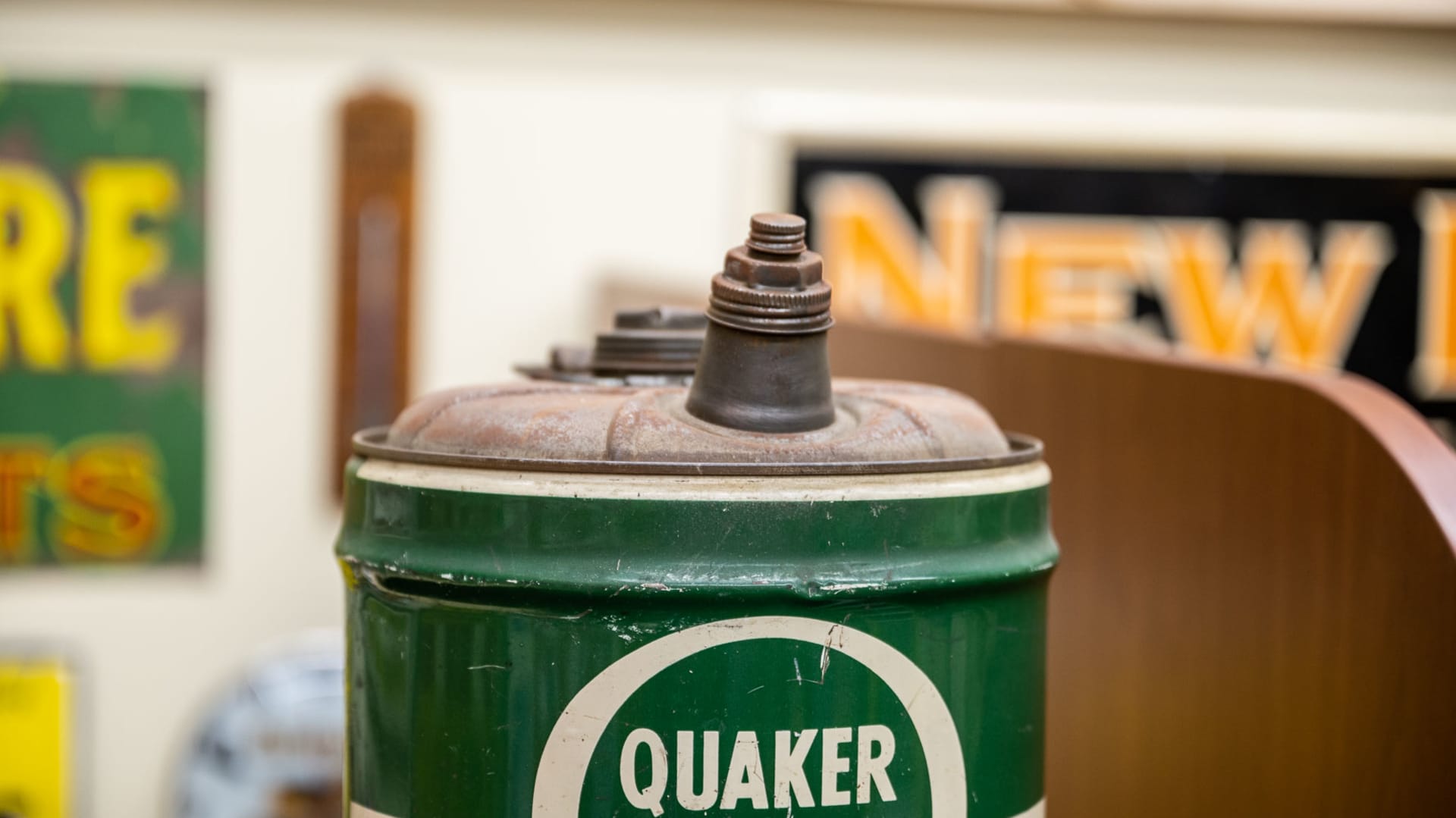1950s1960s Quaker State Light Motor Oil Can at The World’s Largest