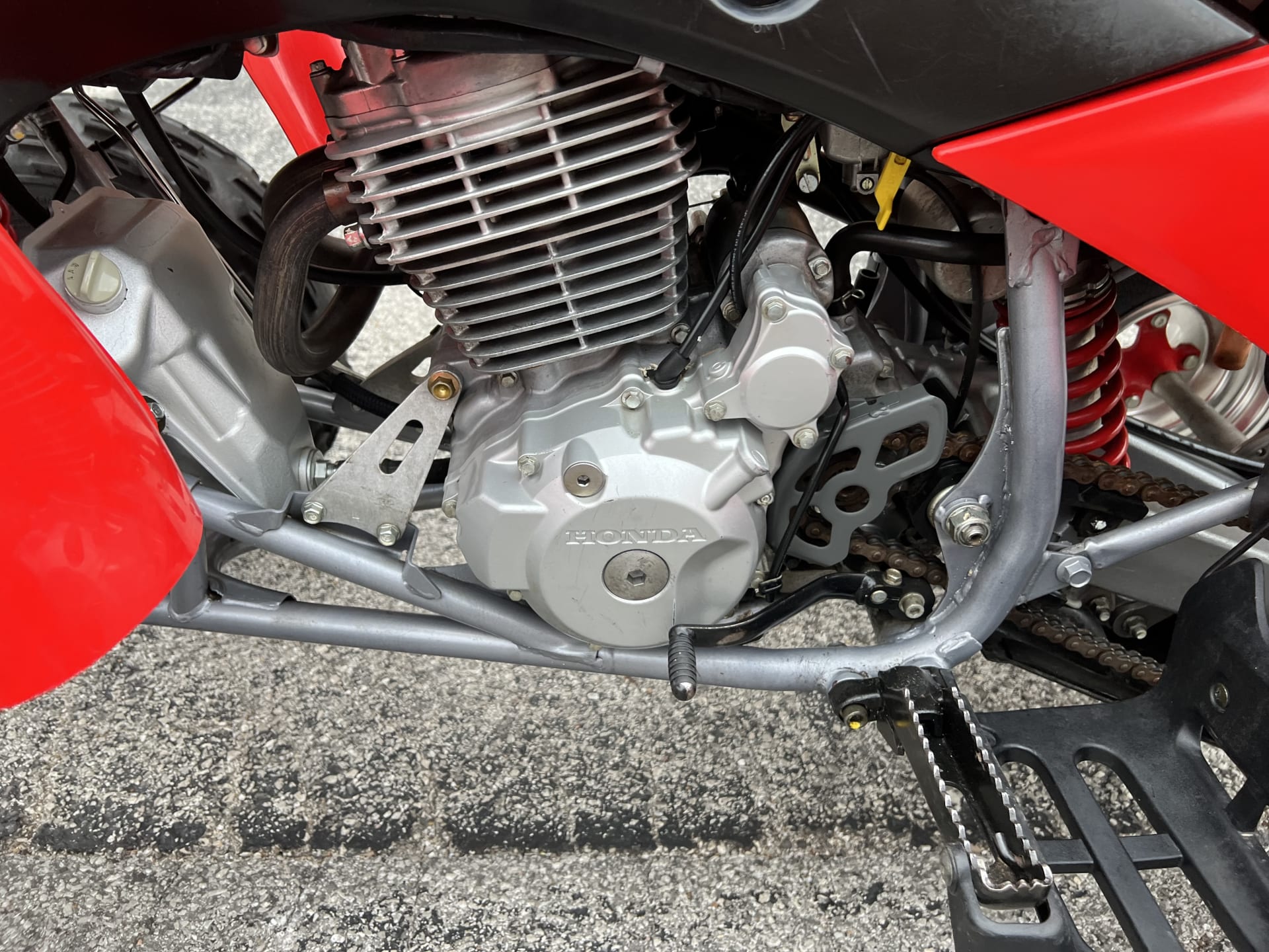 2004 Honda TRX 400EX at Indy 2023 as F10 Mecum Auctions