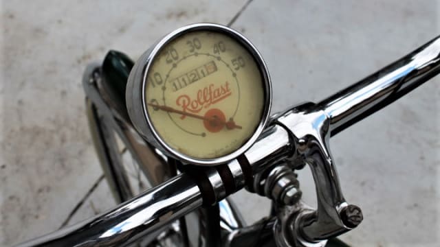 schwinn black and green bike