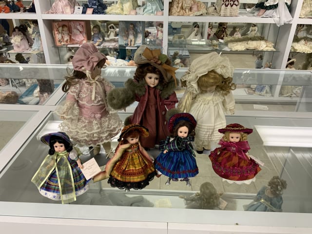 Madame Alexander Collectible Dolls at Schaaf Tractor & Truck Museum ...