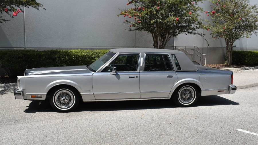 1983 Lincoln Town Car Cartier Edition at Orlando 2022 as T225 - Mecum
