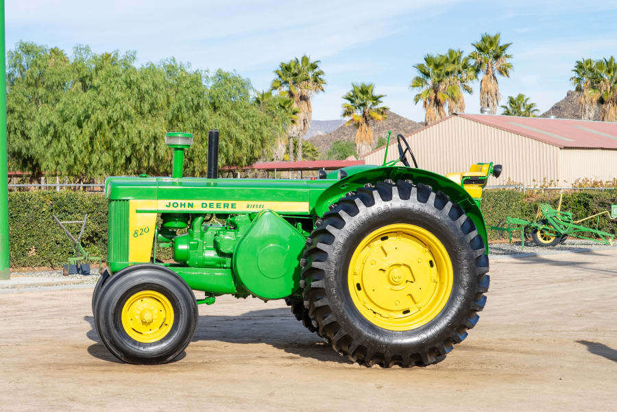 1958 John Deere 820 At Gone Farmin Spring Classic 2021 As T87 Mecum Auctions 3293