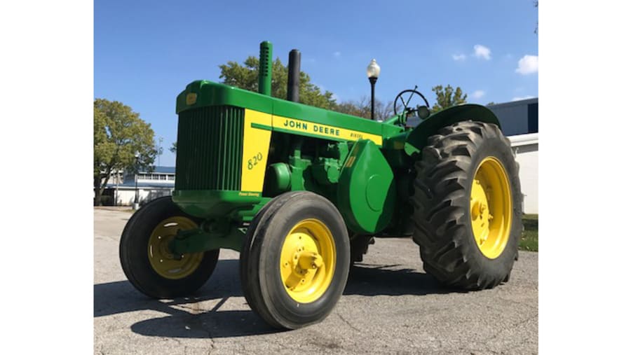 John Deere 820 At Gone Farmin Iowa Premier 2017 As S170 Mecum Auctions 3889