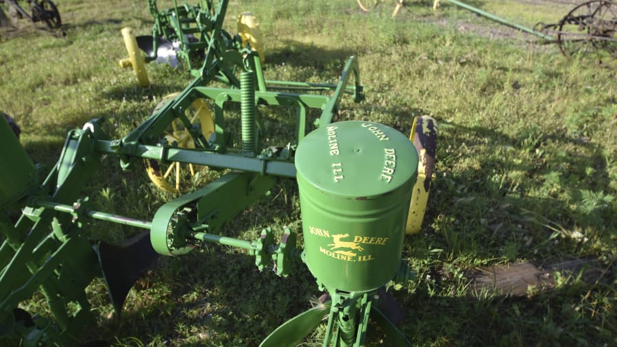 John Deere Planter At Gone Farmin Fall Premier 2019 As W10 Mecum Auctions 9093