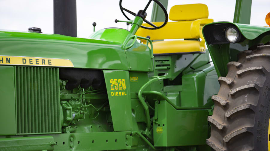 1971 John Deere 2520 at Gone Farmin' Fall Premier 2021 as S34 Mecum