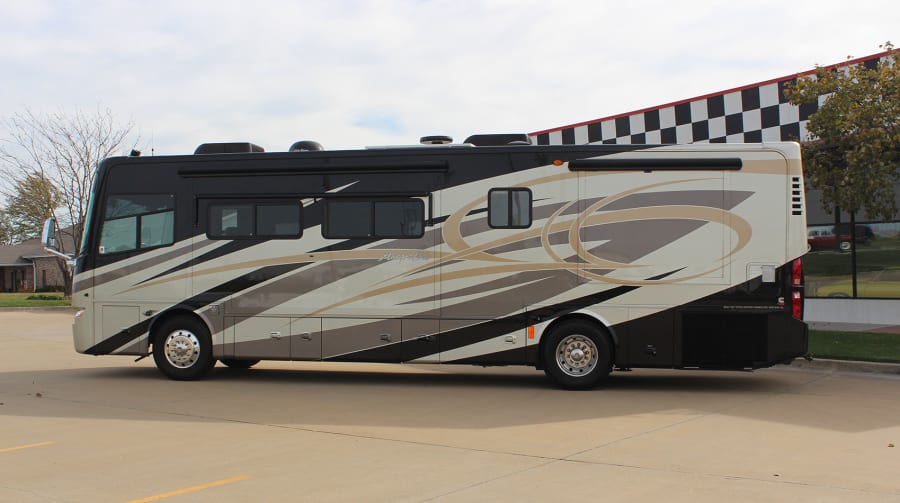 2010 Allegro Tiffin 36' Motorcoach at Kansas City 2016 as S114 Mecum Auctions