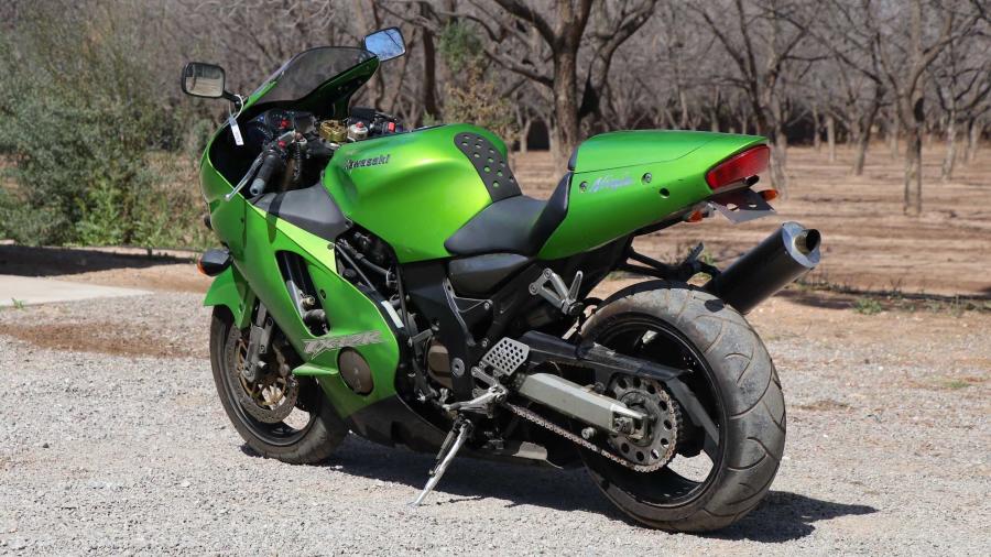 2000 Kawasaki Ninja ZX12R For Sale At Auction - Mecum Auctions