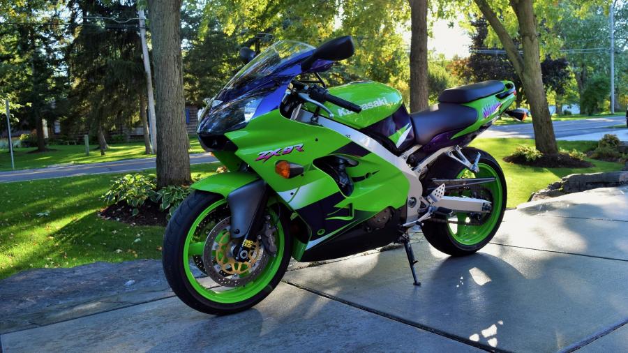 2000 Kawasaki ZX9R For Sale At Auction - Mecum Auctions