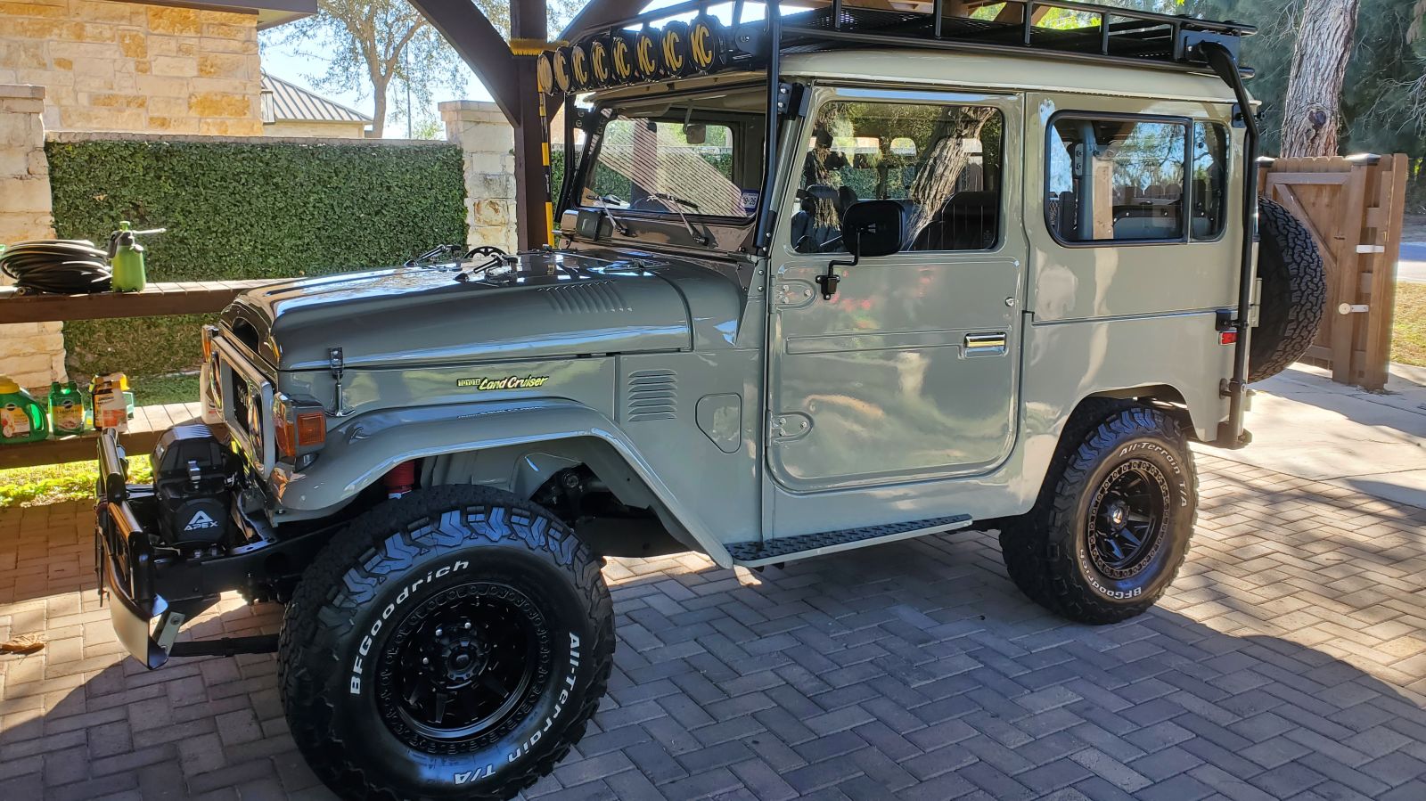FJ40301317