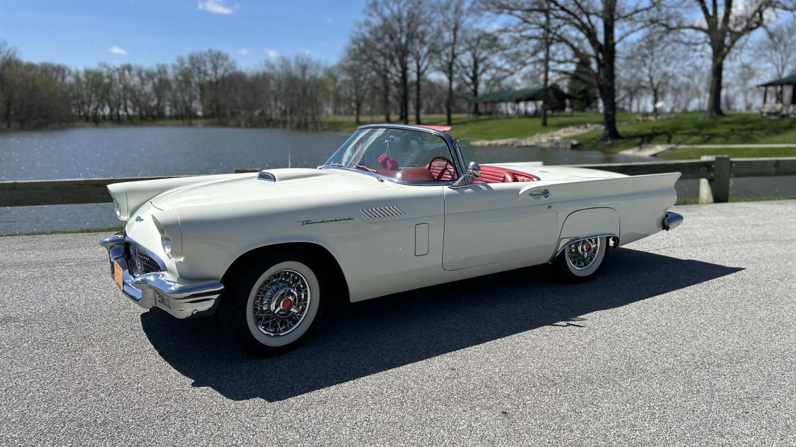1957 Ford Thunderbird