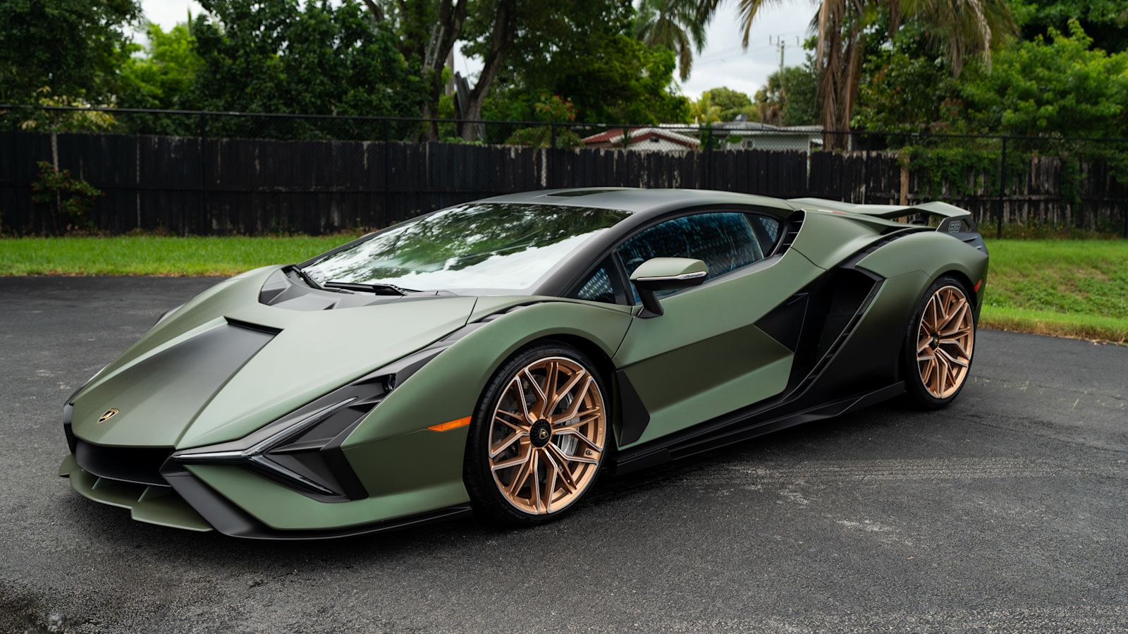 2021 Lamborghini Sian FKP 37 