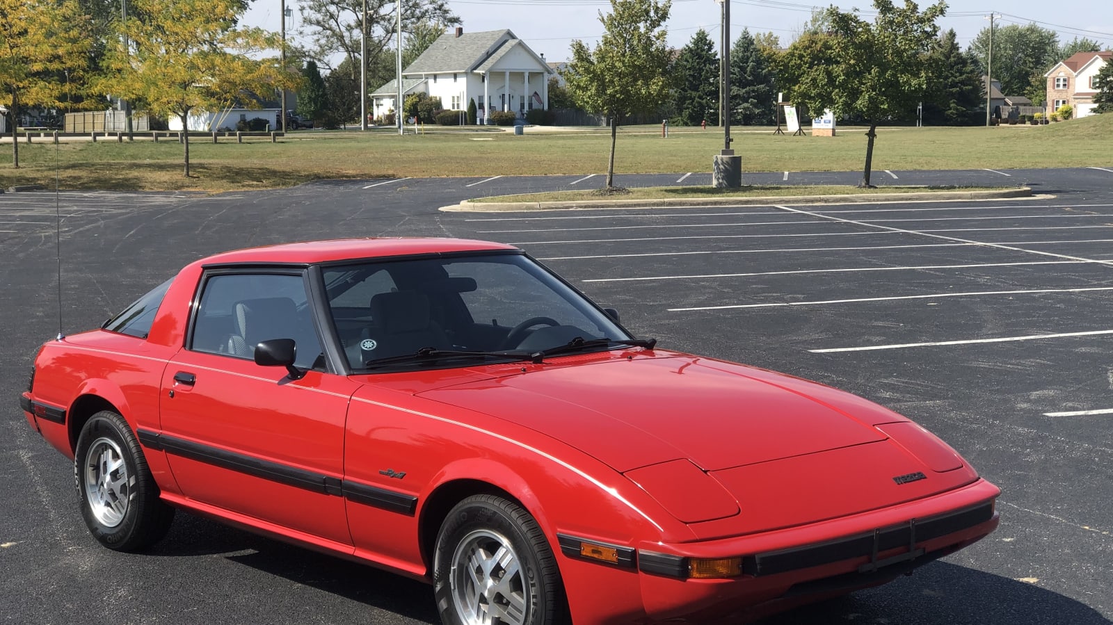 1985 Mazda RX7 at Indy Fall Special 2020 as T44 - Mecum Auctions