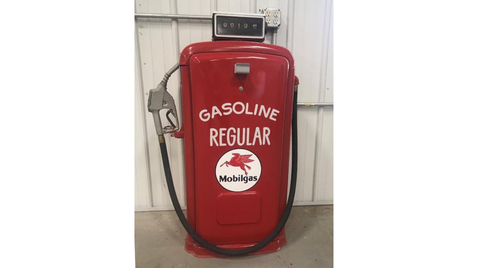 Mobilgas Regular Gas Pump at Davenport 2020 as H64 Mecum Auctions