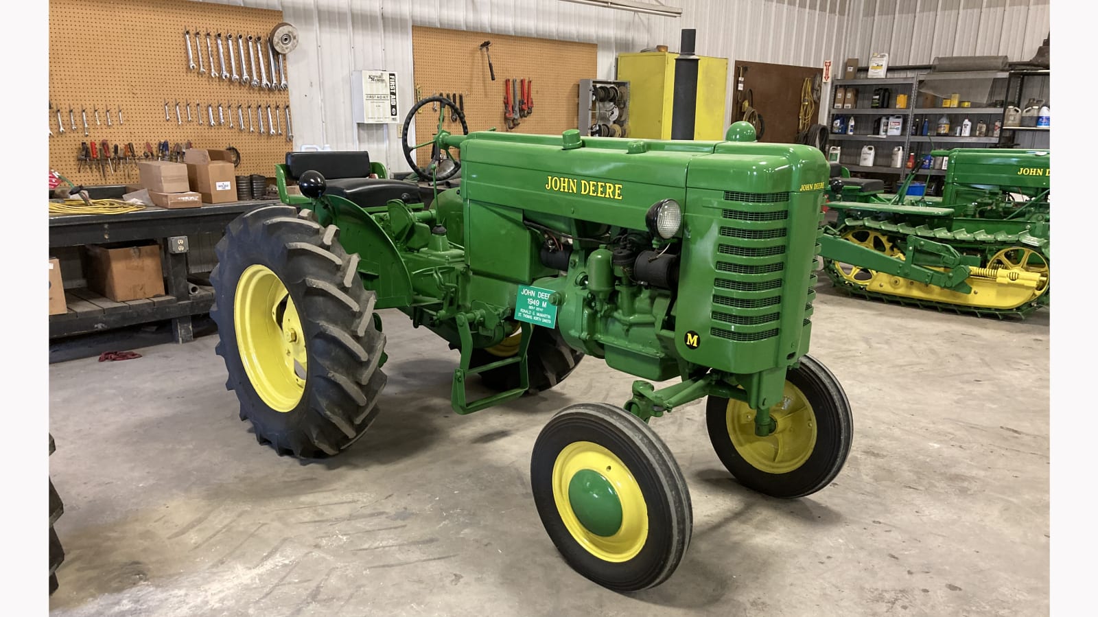 1951 John Deere M at Gone Farmin' Fall Premier 2020 as F20 Mecum Auctions