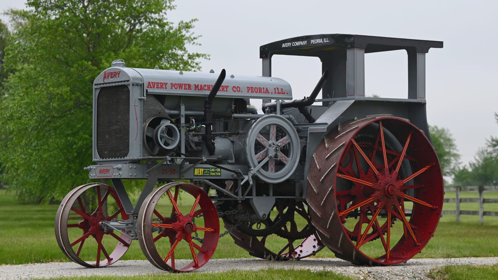 Avery 2550 Automotive at Schaaf Tractor & Truck Museum Collection 2022