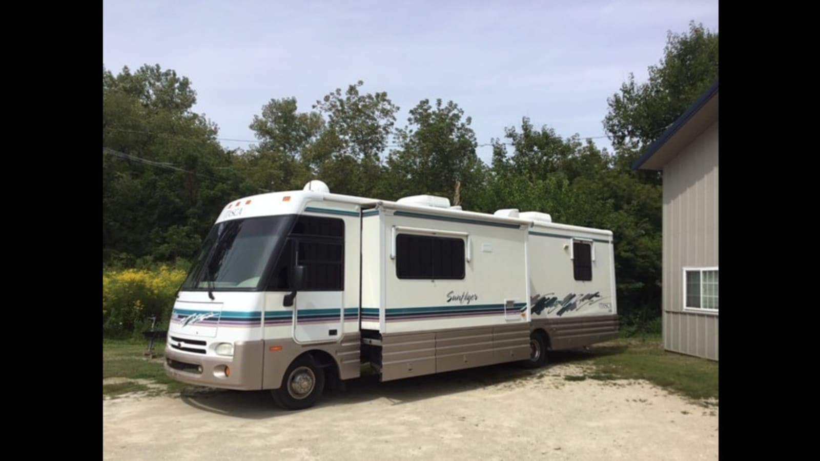 1998 Ford Southwind Motorhome at Louisville 2019 as F46 - Mecum Auctions