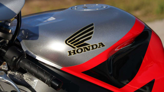 2001 Honda RC51 RVT Racing at Houston 2019 as T228 - Mecum Auctions