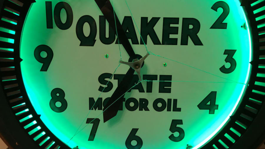 1953 Quaker State Spinner Clock 21x6 at Kissimmee 2020 as M196 Mecum