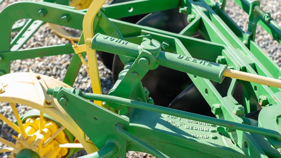 John Deere Offset Disc Plow At Gone Farmin Spring Classic 2021 As X47 Mecum Auctions 5807