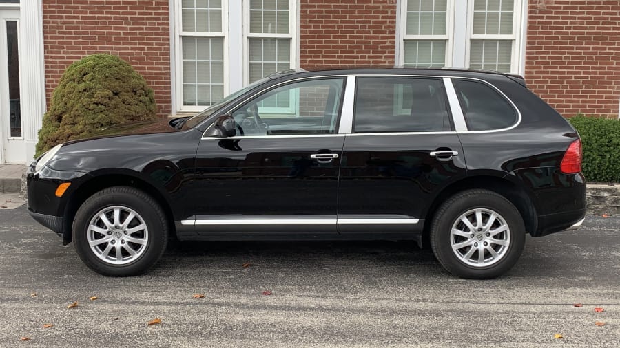 2004 Porsche Cayenne at Kansas City 2020 as F91 Mecum Auctions