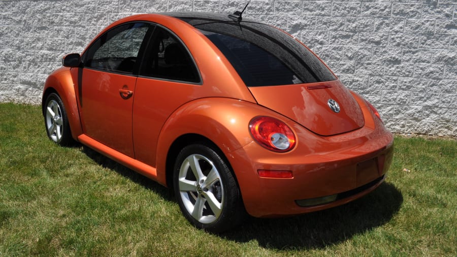 2010 Volkswagen Beetle at Harrisburg 2019 as T113 Mecum Auctions