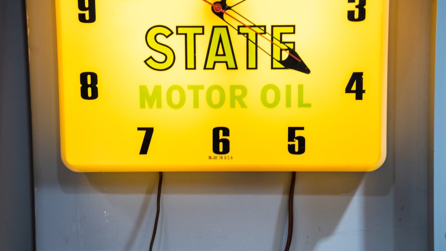 1960s Quaker State Motor Oil Plastic Lighted Wall Clock at The World’s