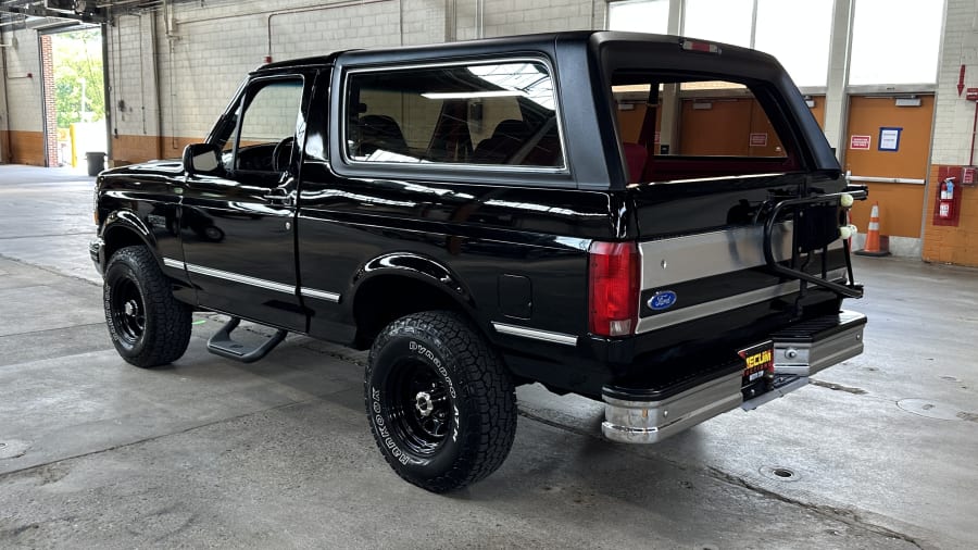 Modellino Auto Scala 1:64 Nuovo Scatola Modellino Auto 1:64 GreenLight - Ford Bronco XLT 1993 Bianco OJ Simpson (NEW IN BOX) Edizione OJ Simpson - Foto 10