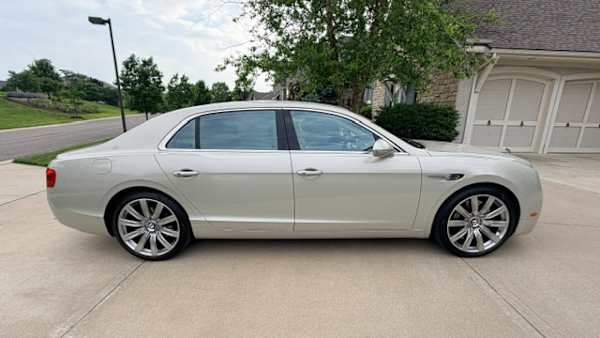 2015 Bentley Flying Spur: market value and price history