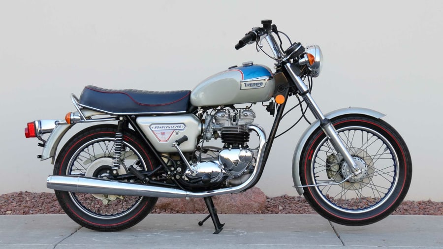 Triumph Bonneville Silver Jubilee, Triumph goes Royal