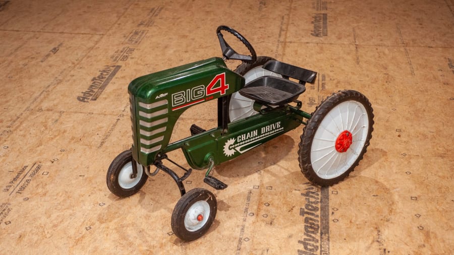 Big 4 hotsell pedal tractor