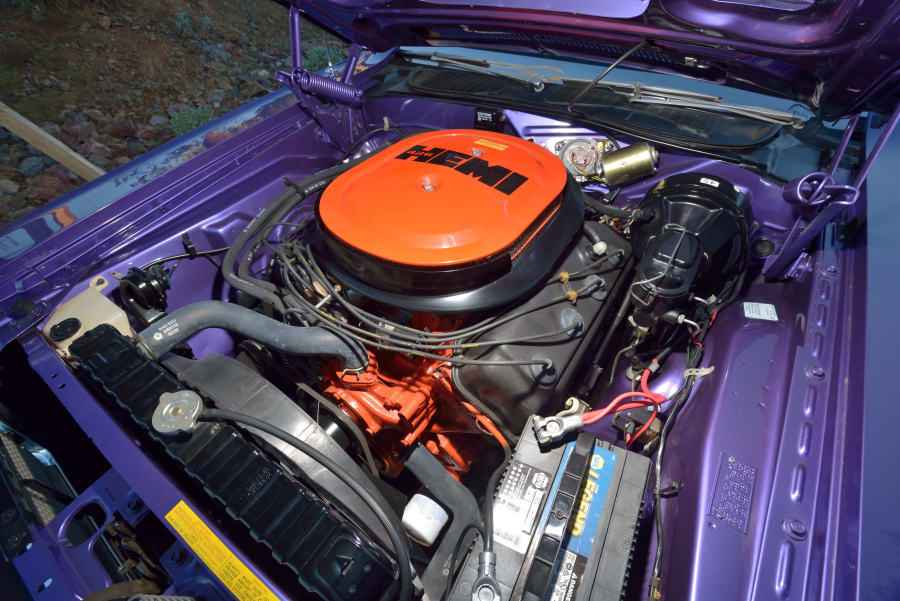 472-CUBE HEMI-POWERED 1970 DODGE CHALLENGER