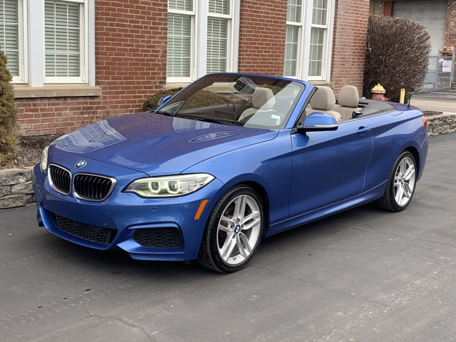 2016 BMW 228xi xDrive Convertible at Glendale 2022 as T46 Mecum Auctions