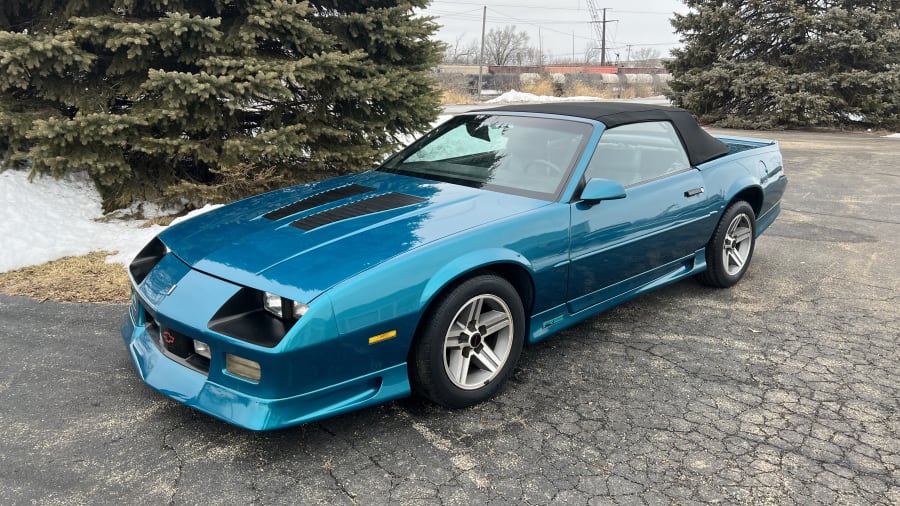 1992 Chevrolet Camaro Convertible at Glendale 2022 as T179 - Mecum Auctions