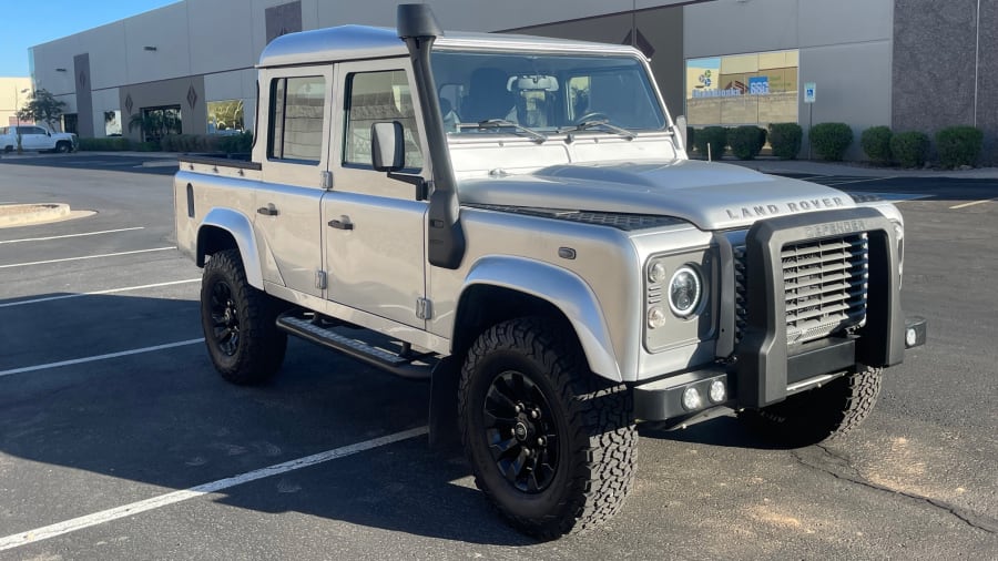 1988 Land Rover Defender 110 at Glendale 2022 as S37 Mecum Auctions
