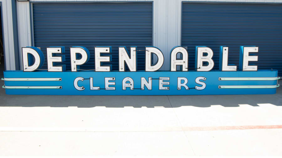 Dependable Cleaners SingleSided Tin Neon at Glendale 2022 as Z346