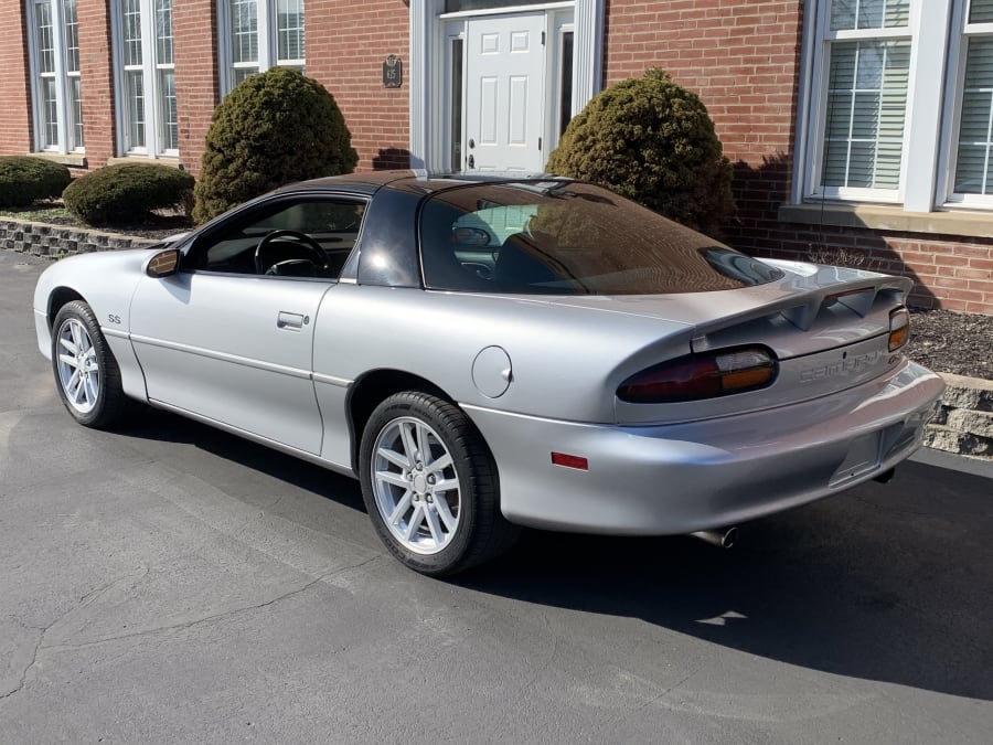 2002 Chevrolet Camaro SS at Glendale 2022 as  - Mecum Auctions