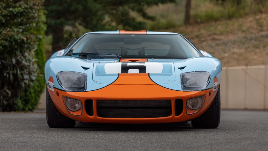 Superformance Rebuilds History With Original Specification 1969 GT40s –  GTPlanet