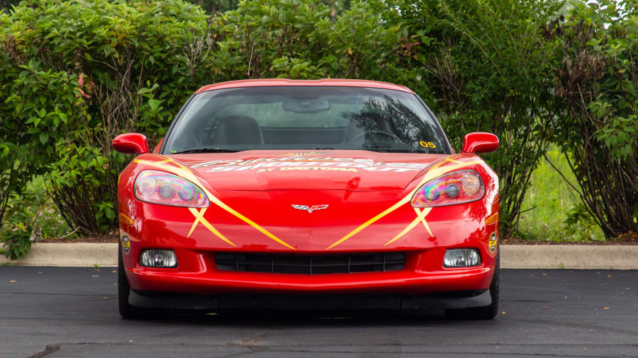 Here is a new range of 1/43 Corvette pace cars made in Italy