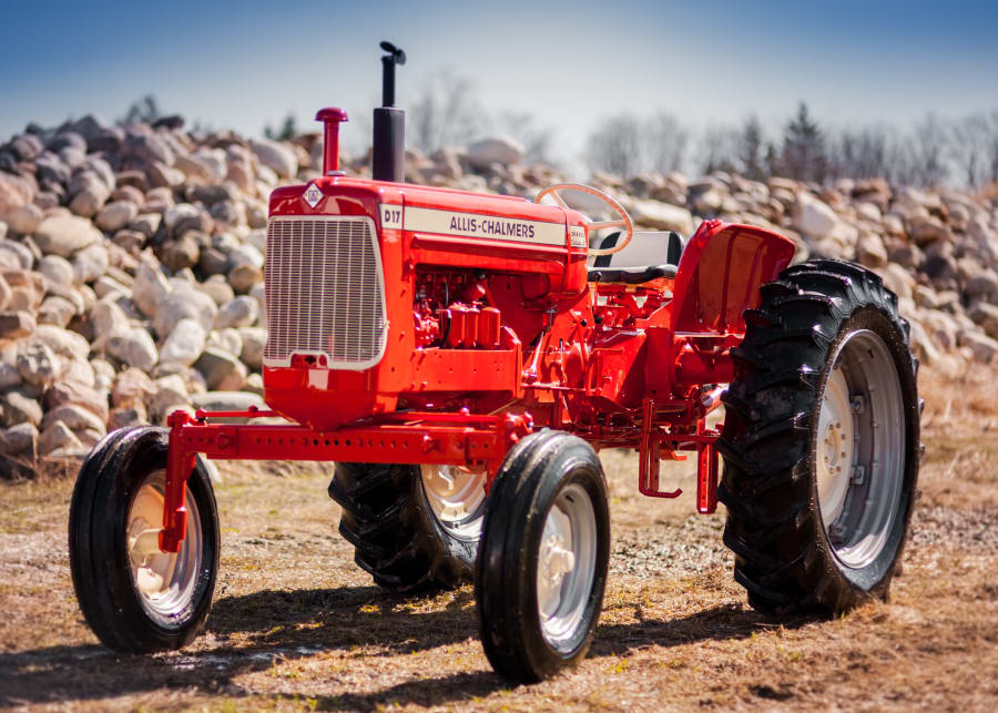 1967 Allis Chalmers D17 Series 4 Diesel at Ontario Tractor Auction