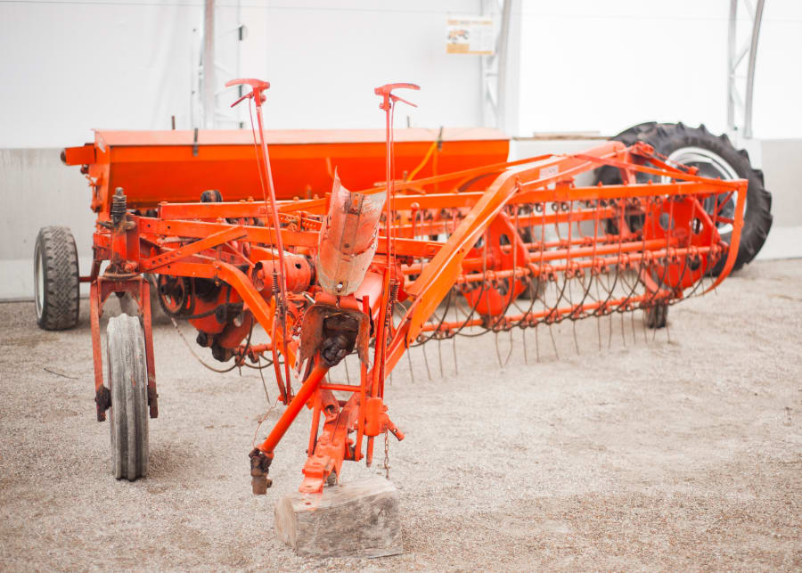 Allis Chalmers Hay Rake at Ontario Tractor Auction 2017 as M95 Mecum