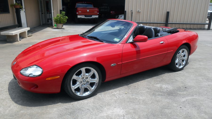 2000 Jaguar XK8 Convertible for Sale at Auction - Mecum Auctions