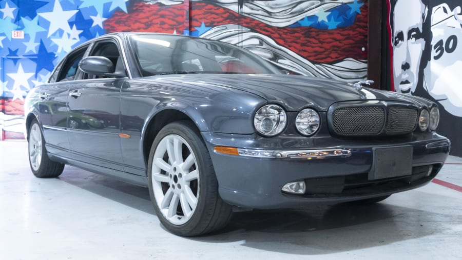 2005 Jaguar XJR at Dallas 2019 as F256 - Mecum Auctions