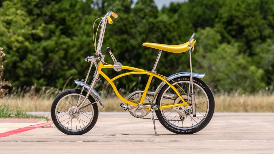 Sold at Auction: 1974 SCHWINN STINGRAY LEMON PEELER 5 SPD BICYCLE