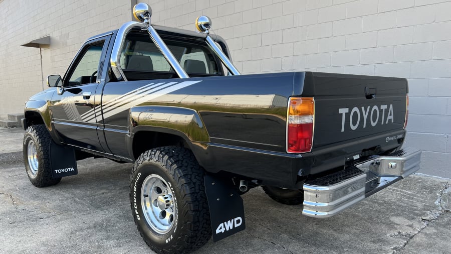 1987トヨタハイラックス SR5 4X4 ワークトラック ラスティレギュラー 1987トヨタハイラックス SR5 4X4 ワークトラック ラスティ