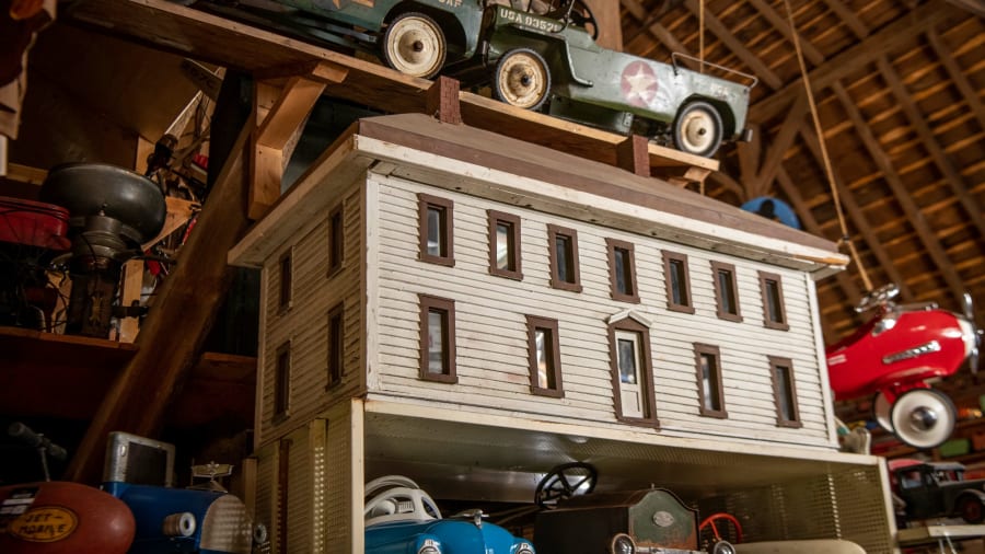 Dollhouse for Sale at Auction Mecum Auctions