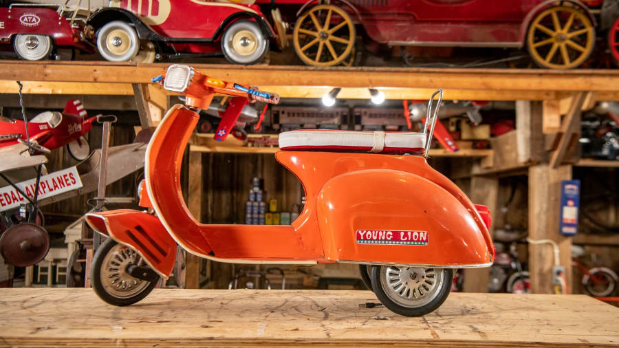 Vespa Young Lion Children's Scooter For Sale At Auction Vespa Young Lion Children's Scooter For Sale At Auction