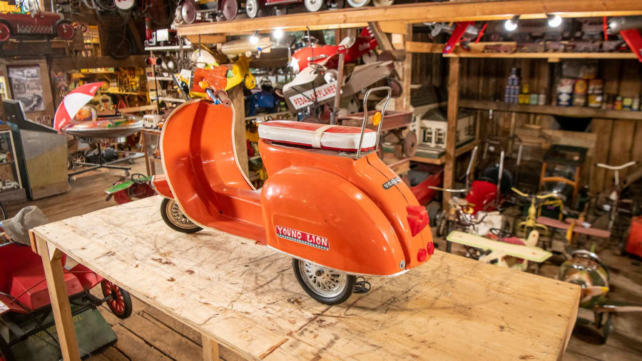 Vespa Young Lion Children's Scooter For Sale At Auction Vespa Young Lion Children's Scooter For Sale At Auction