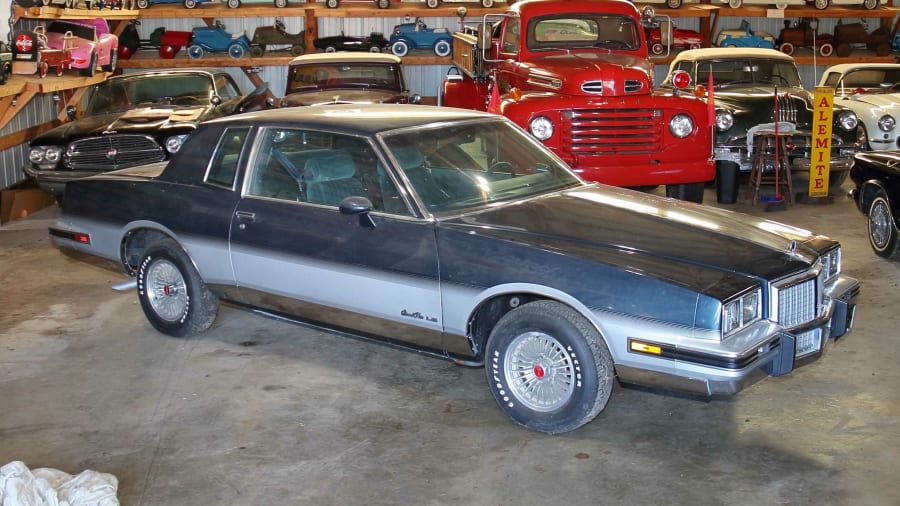 1986 Pontiac Grand Prix LE for sale at Elmer's Auto & Toy Museum Collection  2022 as S177 - Mecum Auctions