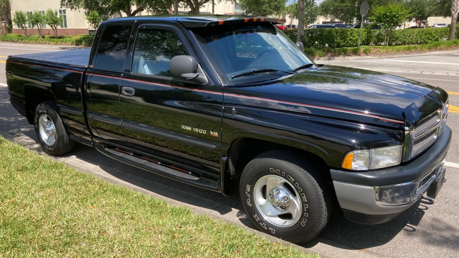 1999 Dodge Ram 1500 Laramie Pickup at Orlando 2022 as F256 - Mecum Auctions